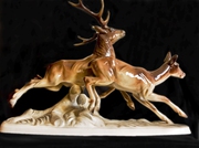 Продам статуэтку «Бегущие олени» (Австрия,  50х годов).